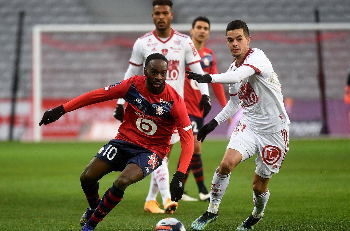 申京的表现 申京的表现