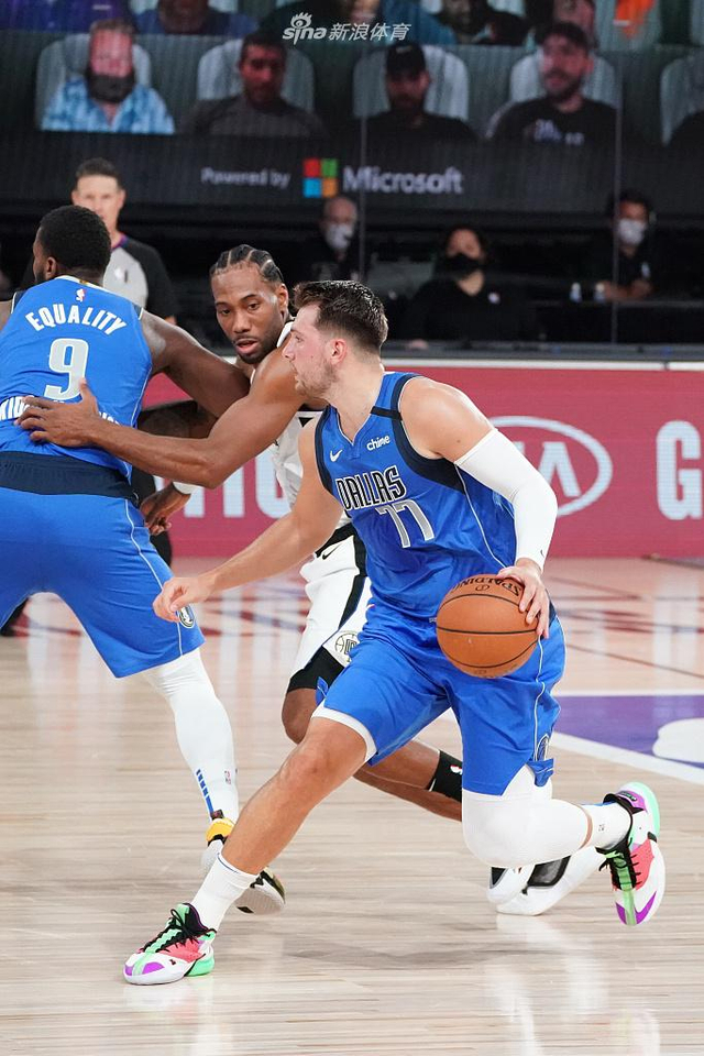 周琦在休斯 周琦在休斯