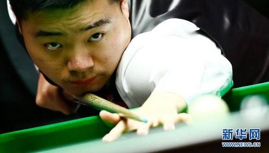 体育澳网：阿尔卡拉斯搭上八强末班车