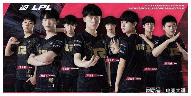 巴克利：东契奇得学会防守并保持良好体态 他现在连把椅子都防不住